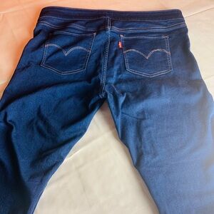 NWOT Levi relaxed denim jeans 34” waist
